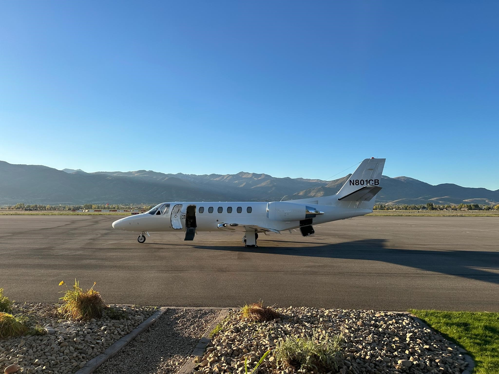 Image of tail N801CB