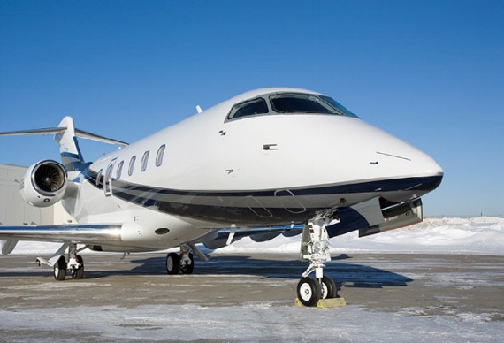 出航 N818RC Challenger 300 | Virtual Hangar