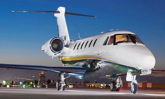 Image of tail N825UW