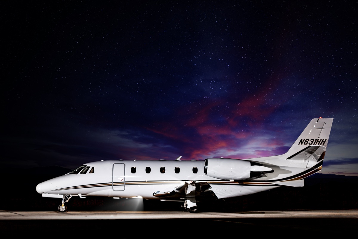 Image of tail N827CR