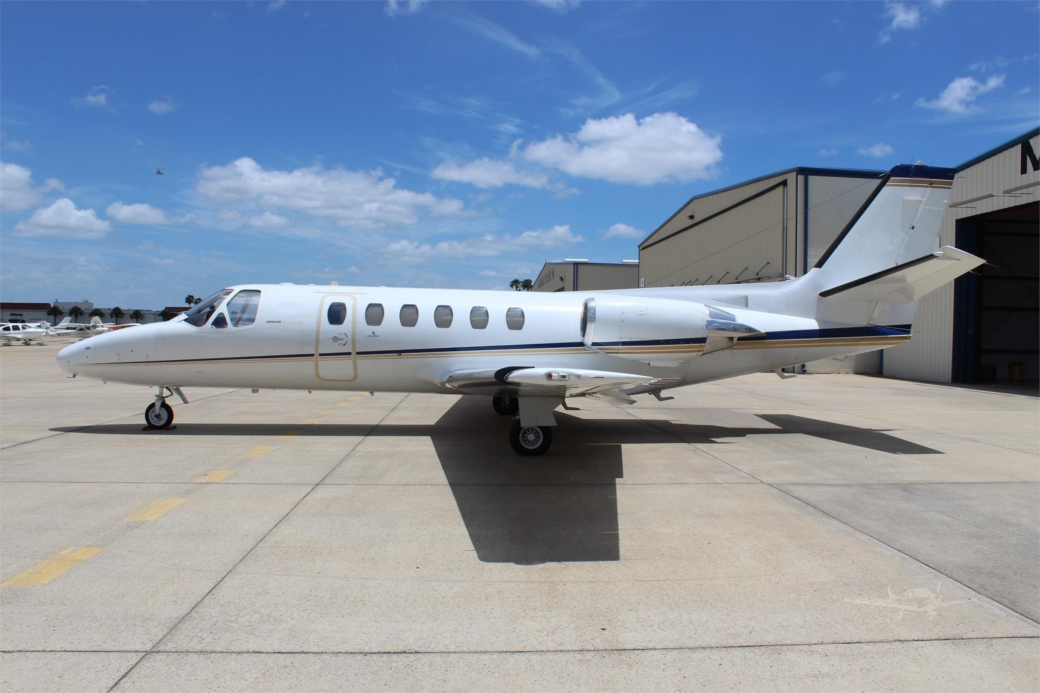 Image of tail N828BG