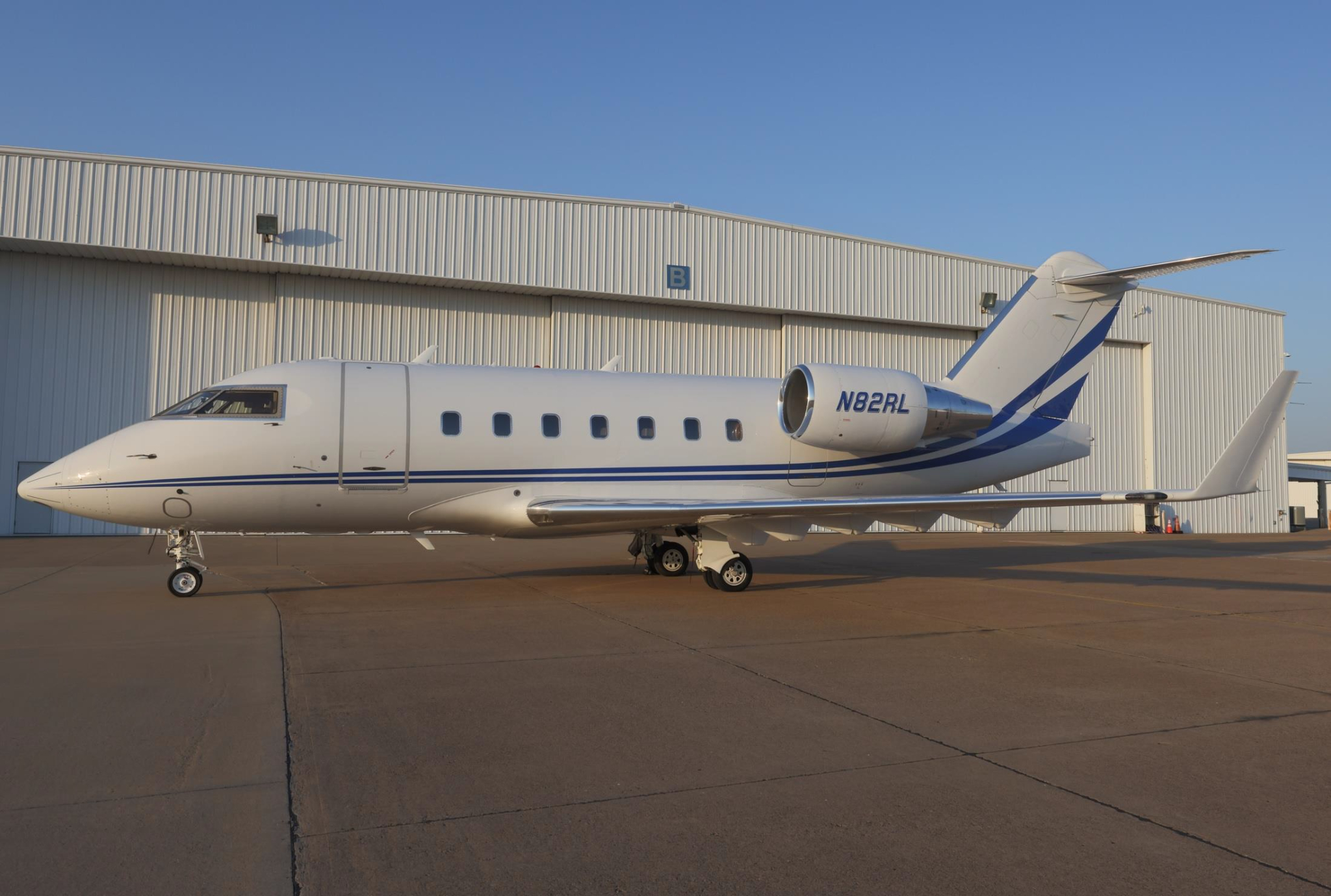 Image of tail N82RL