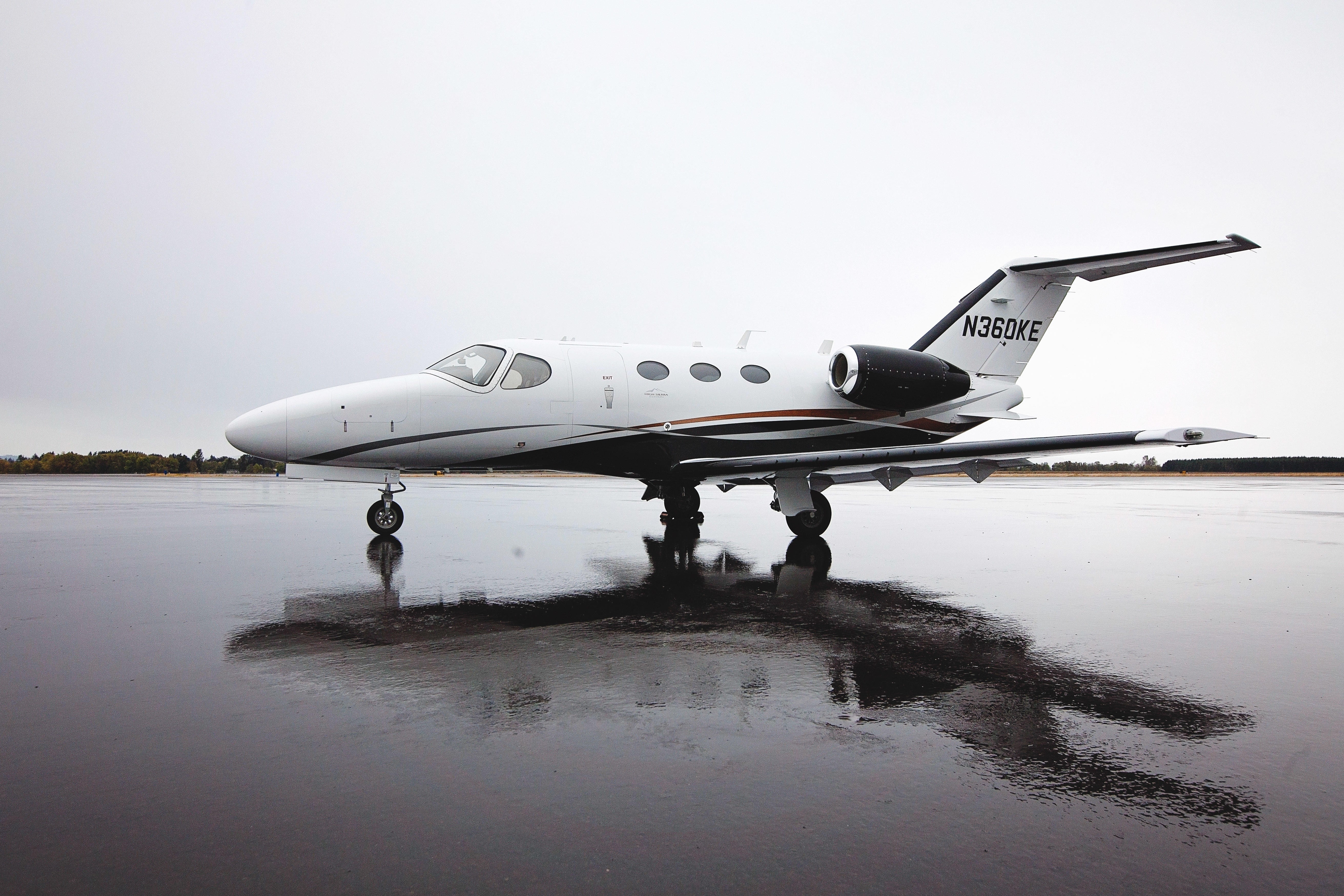 Image of tail N83FG
