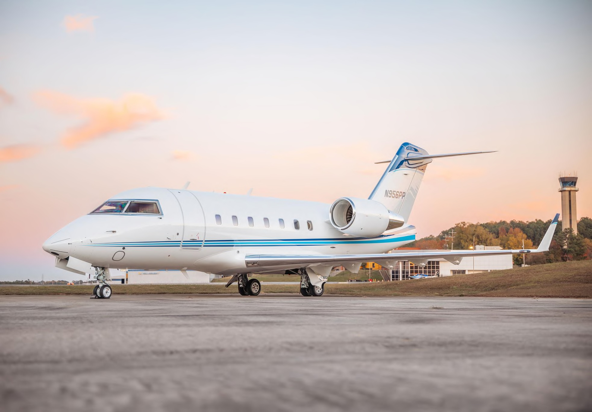 N856PP Challenger 604 | Virtual Hangar