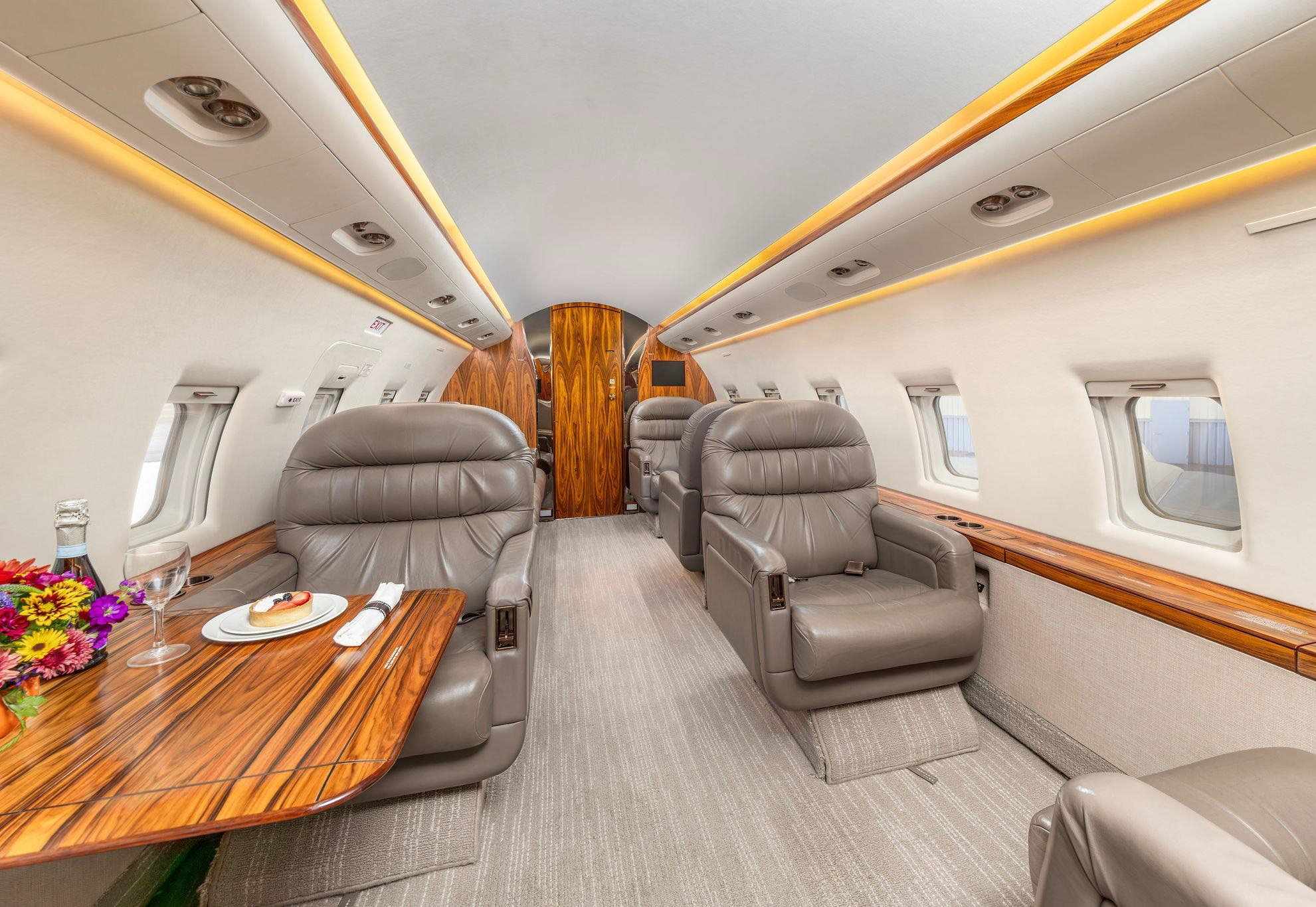 N856PP Challenger 604 | Virtual Hangar