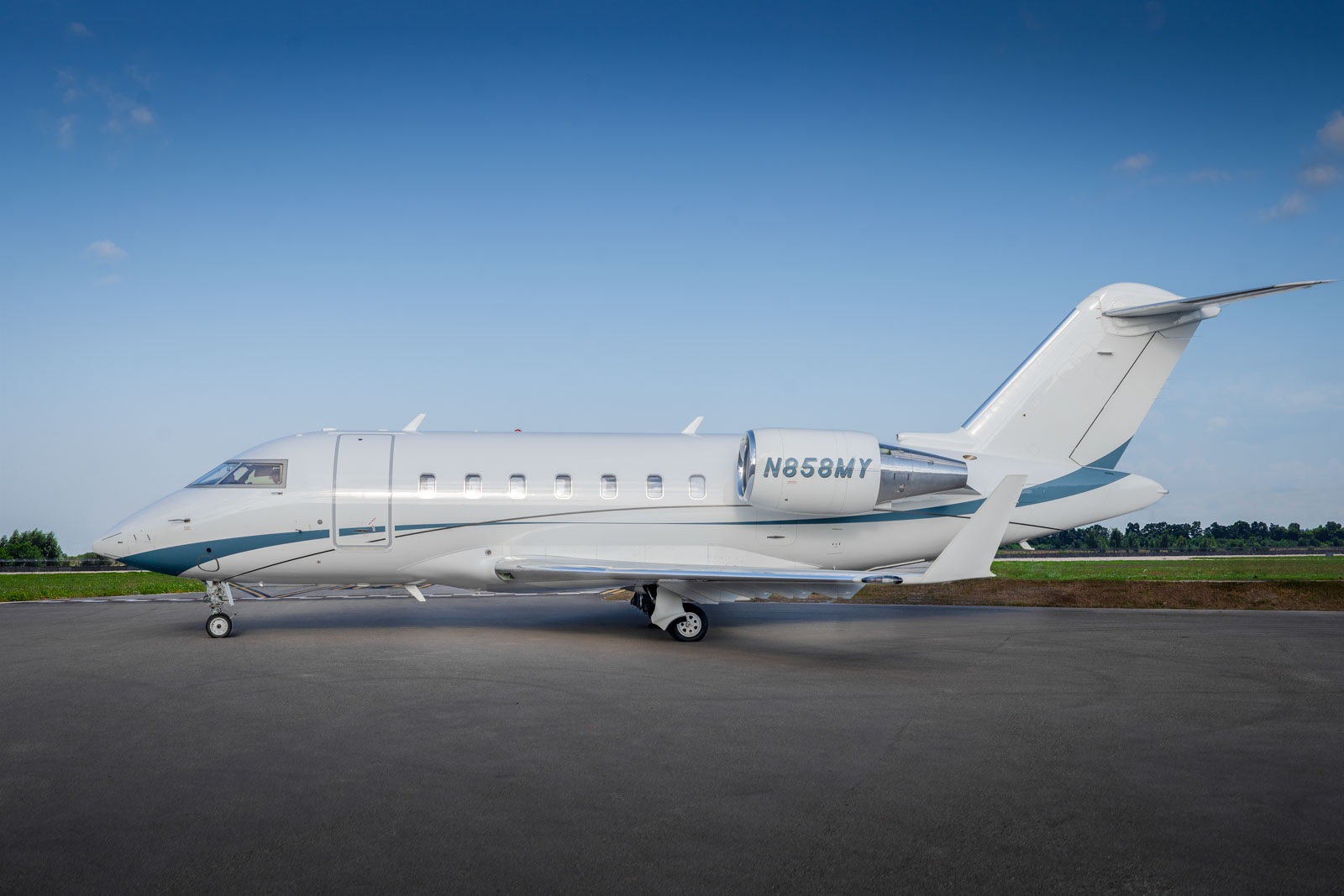 Image of tail N858MY