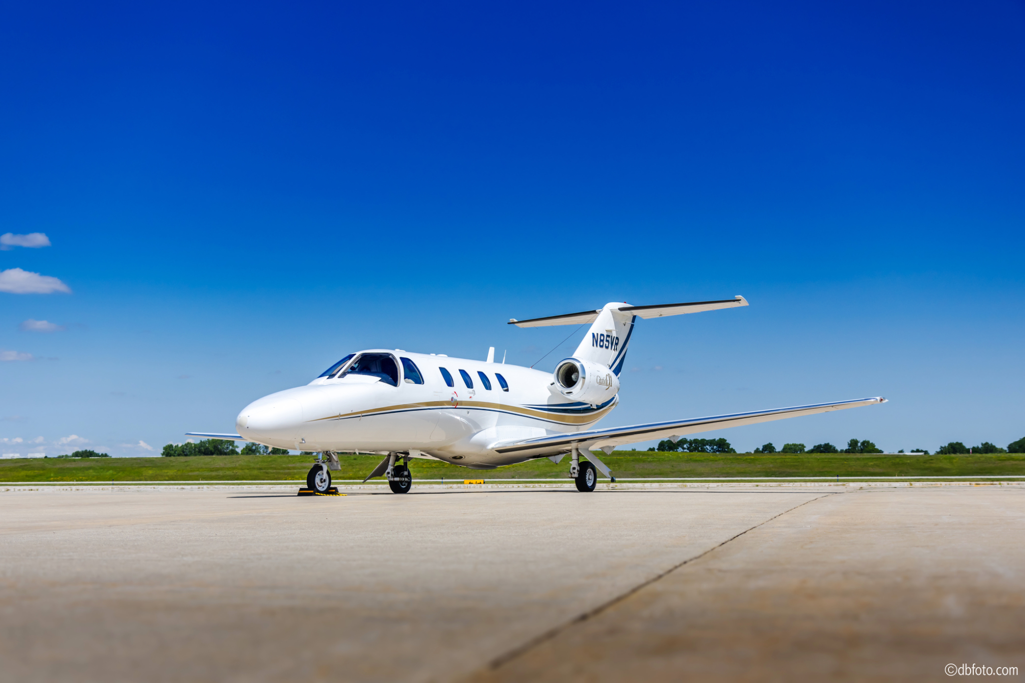 Image of tail N85V