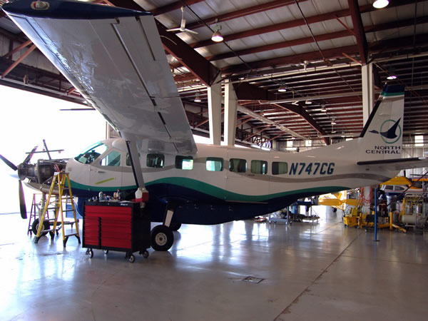 Image of tail N865M