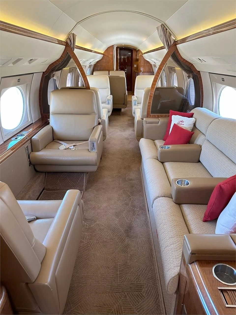 Aircraft Image for N877LC