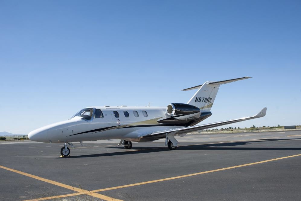Image of tail N878RC