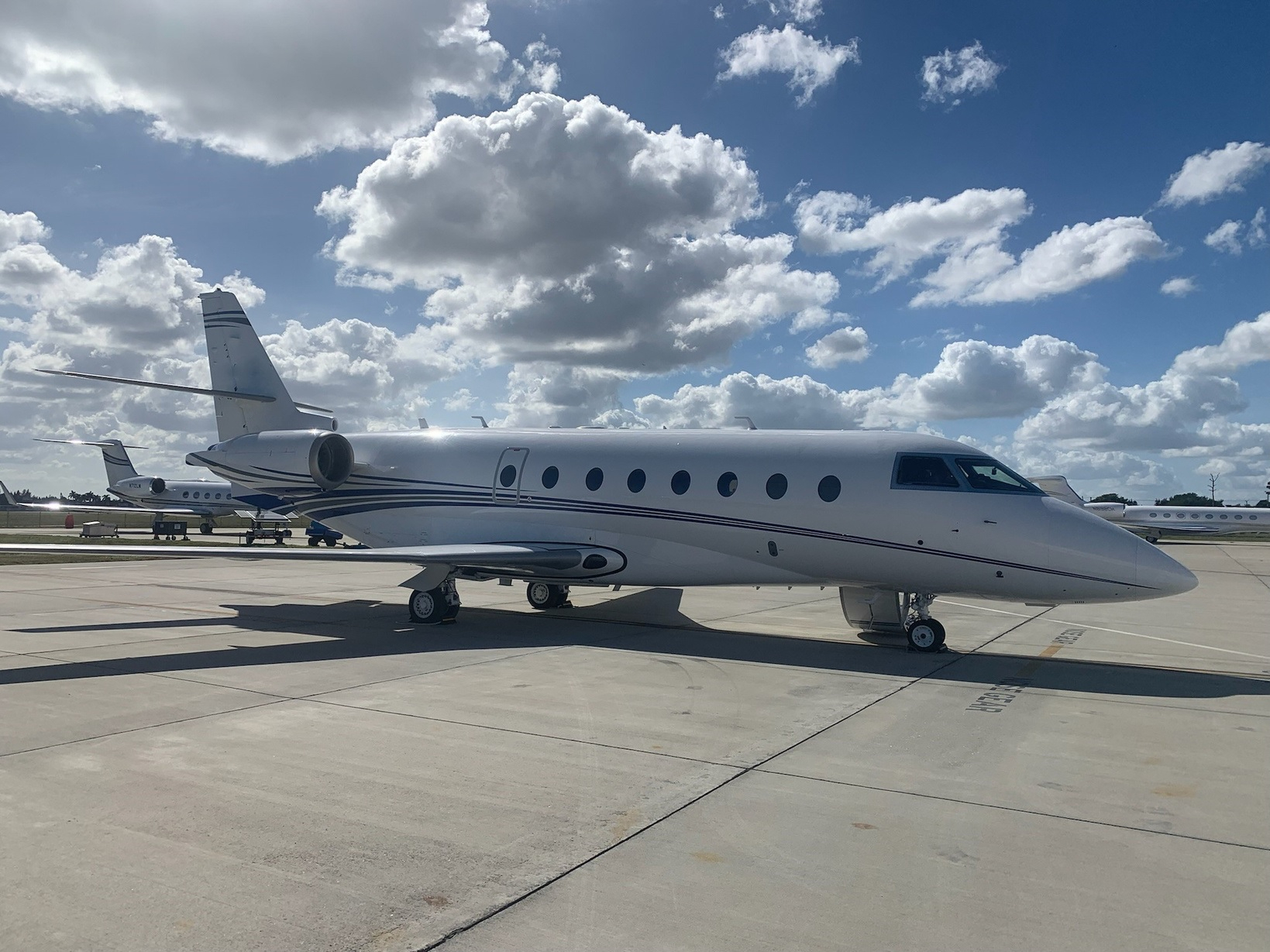 Image of tail N882MR