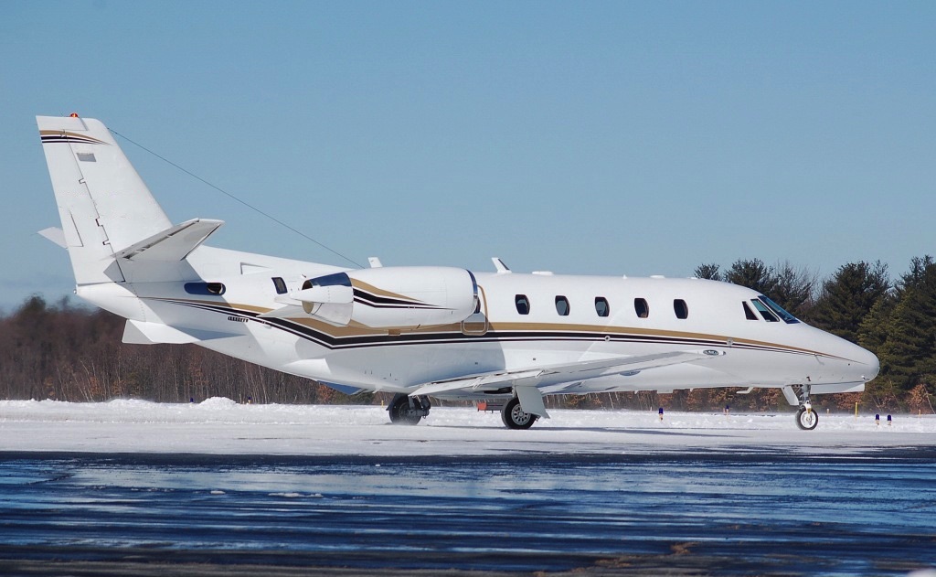 Image of tail N883RP
