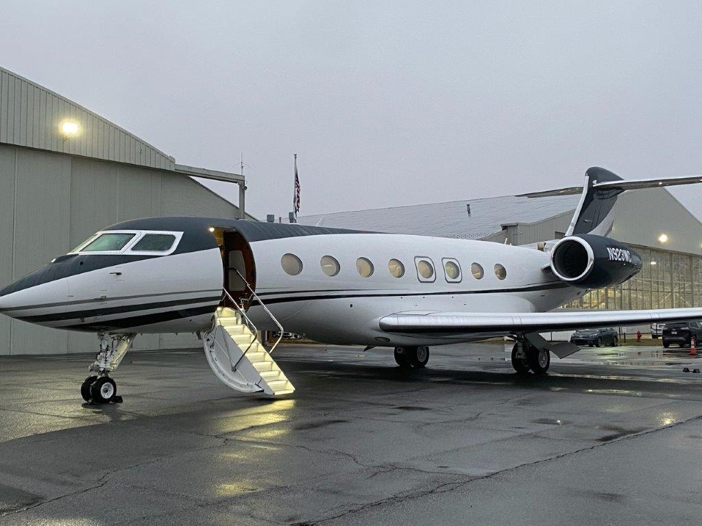 Image of tail N884AD