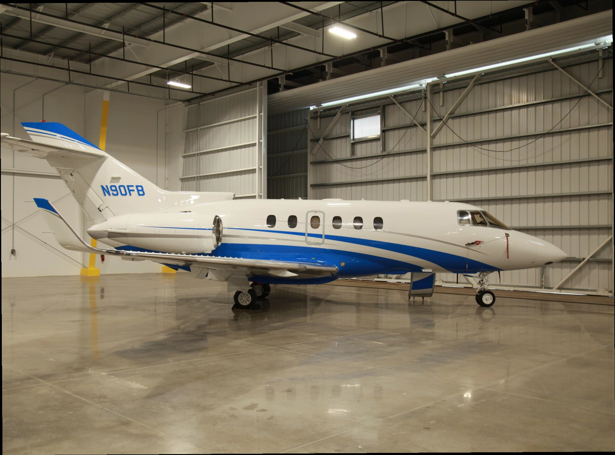 Image of tail N90FB