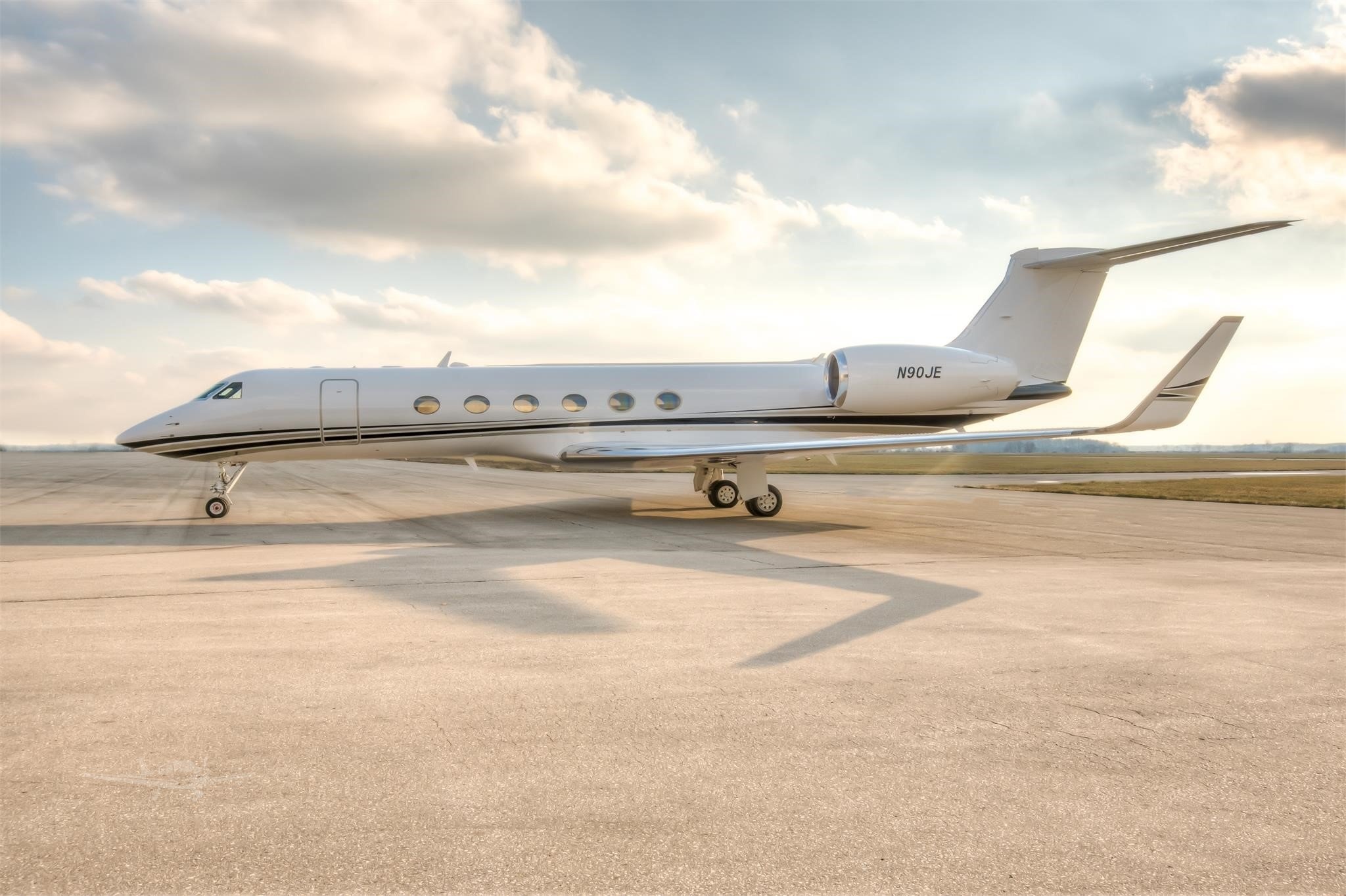 Image of tail N90JE