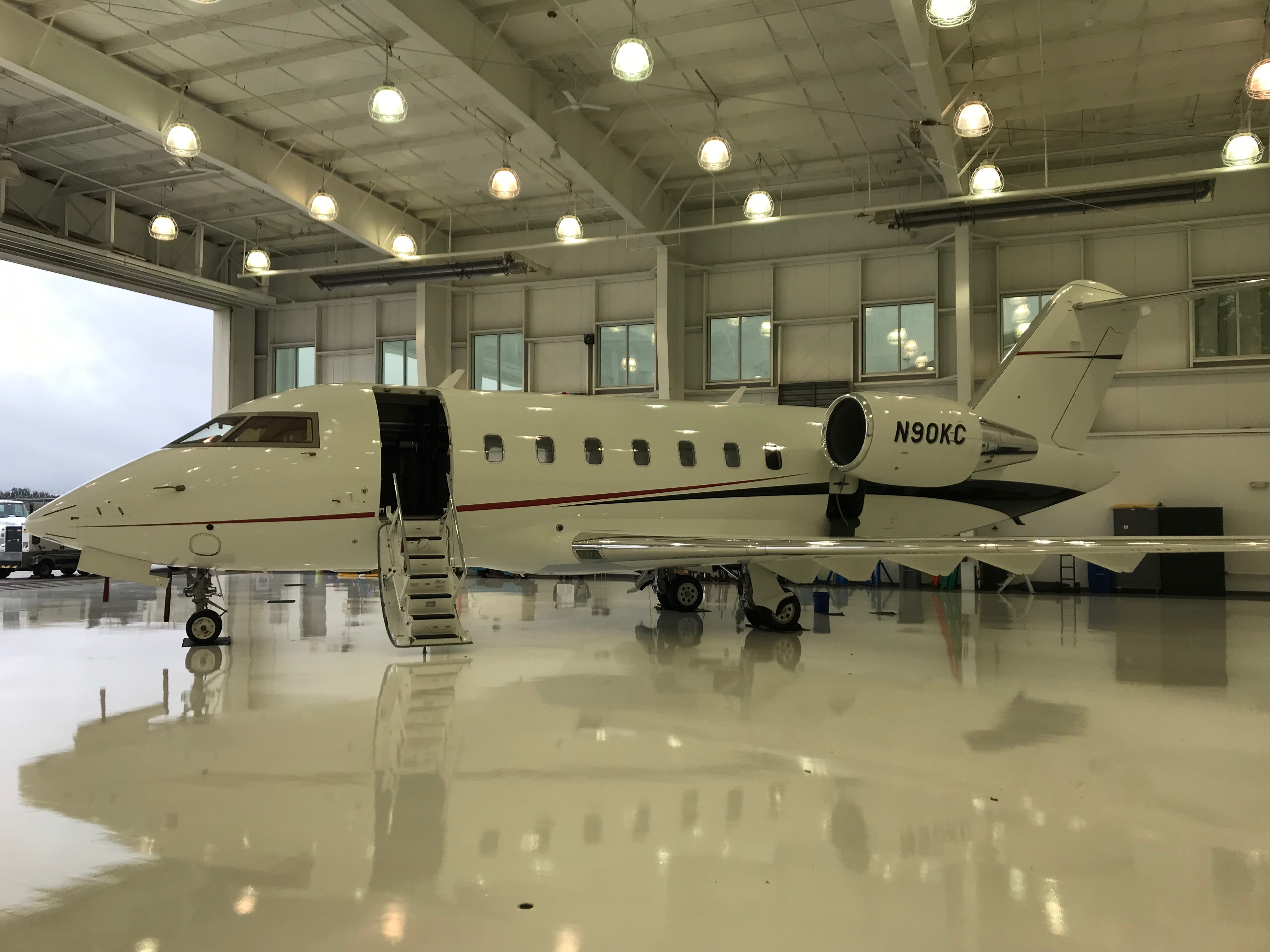 Image of tail N90KC