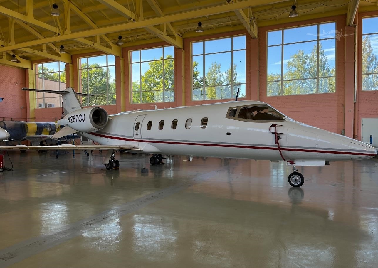 Image of tail N90LJ