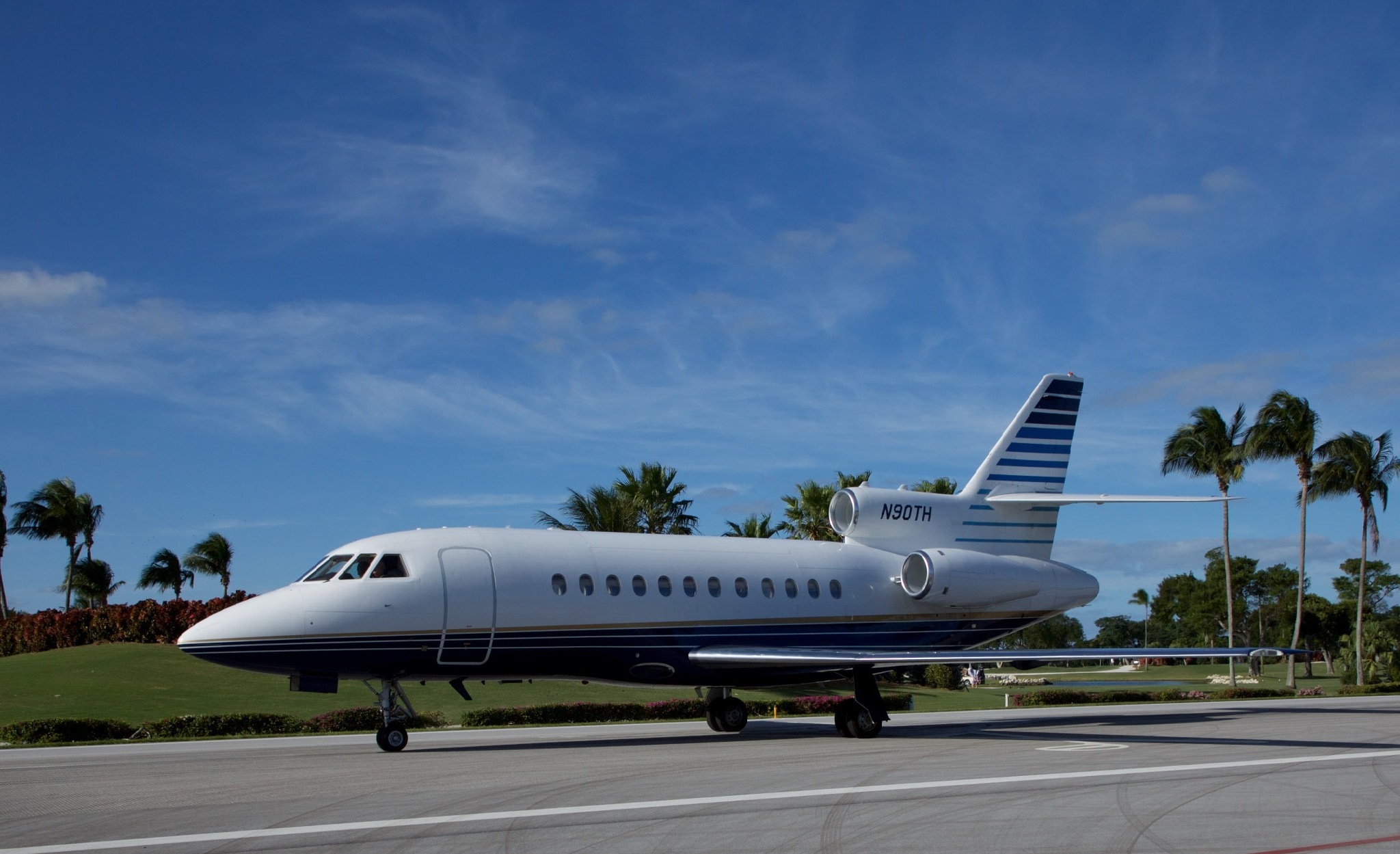 Image of tail N90TH