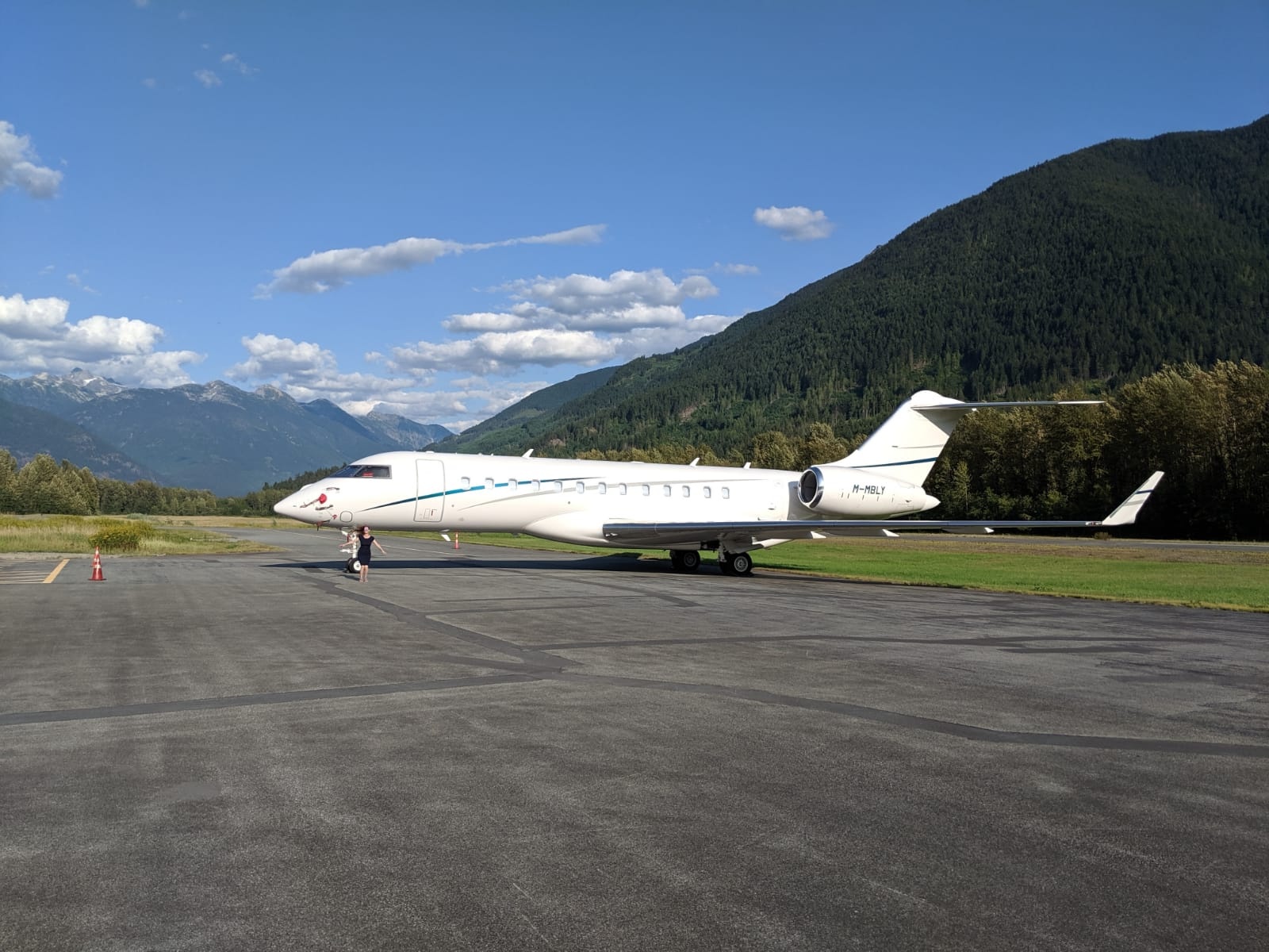 Image of tail N954L