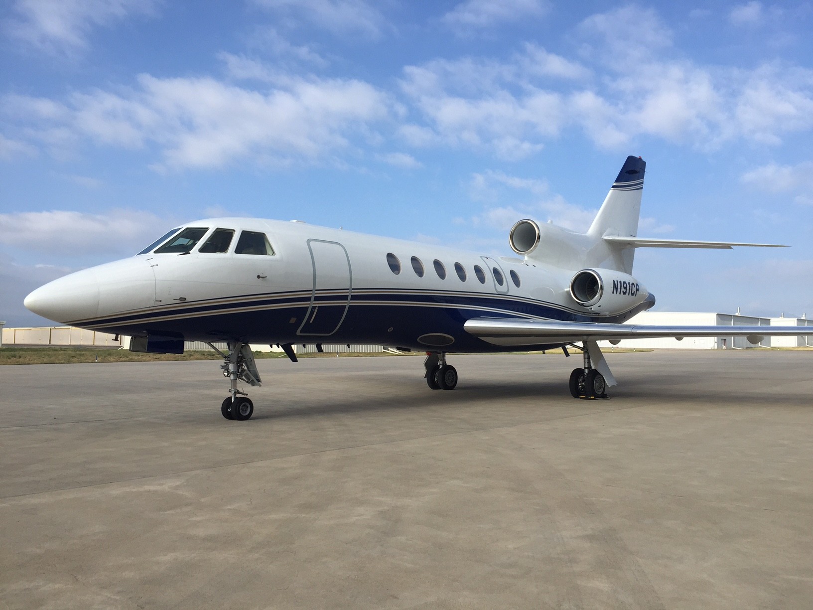 Image of tail N987CF
