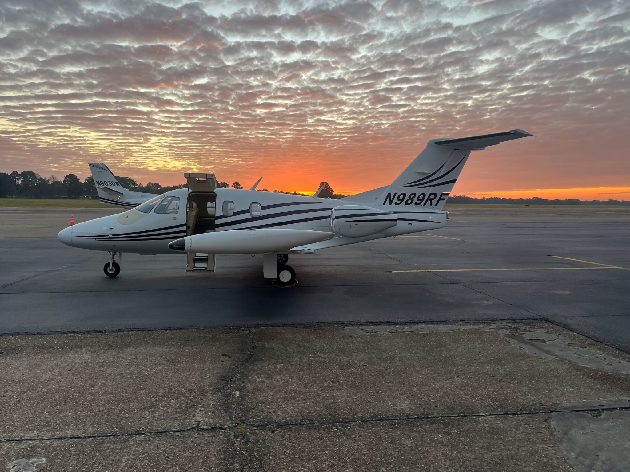 Image of tail N989RF