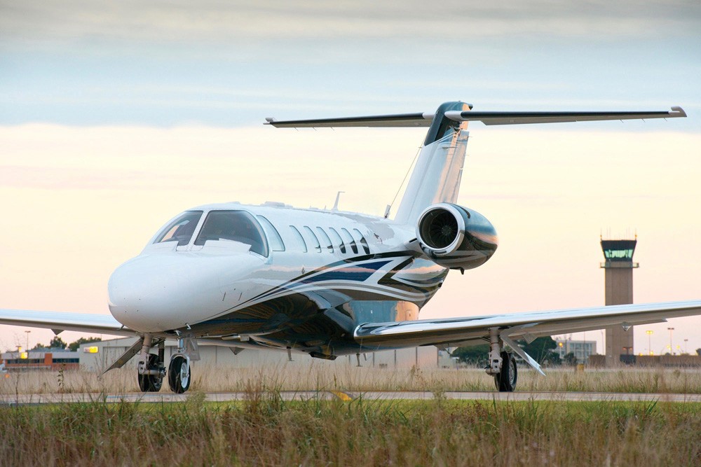 Image of tail N989RS