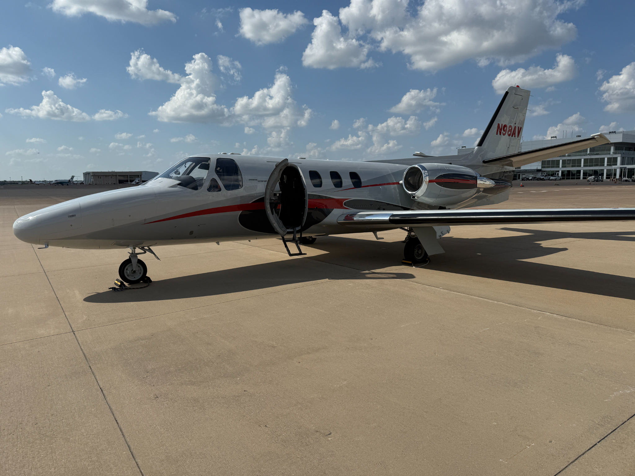 Image of tail N98AV