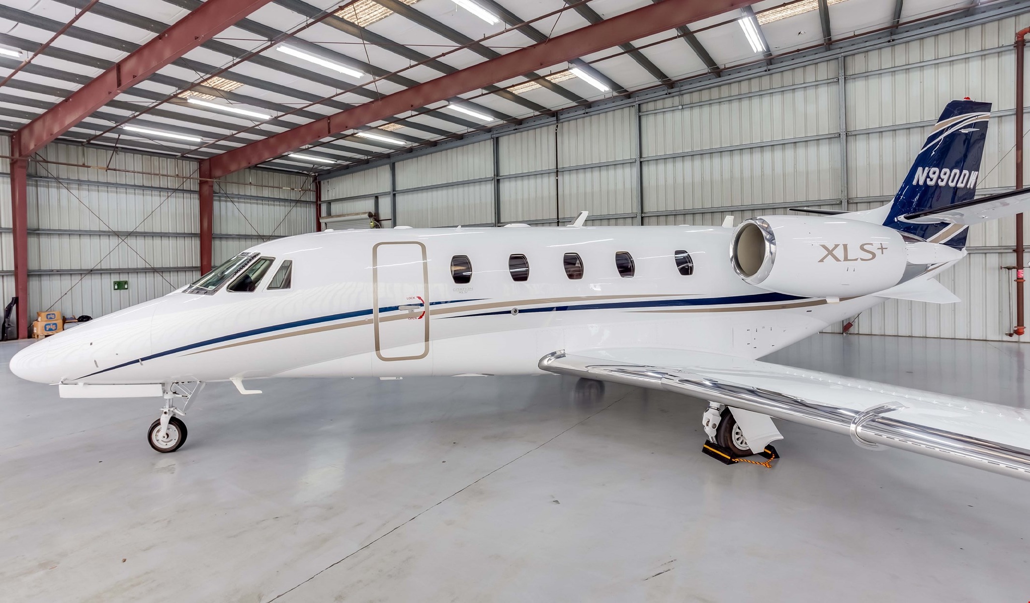 Image of tail N990DW