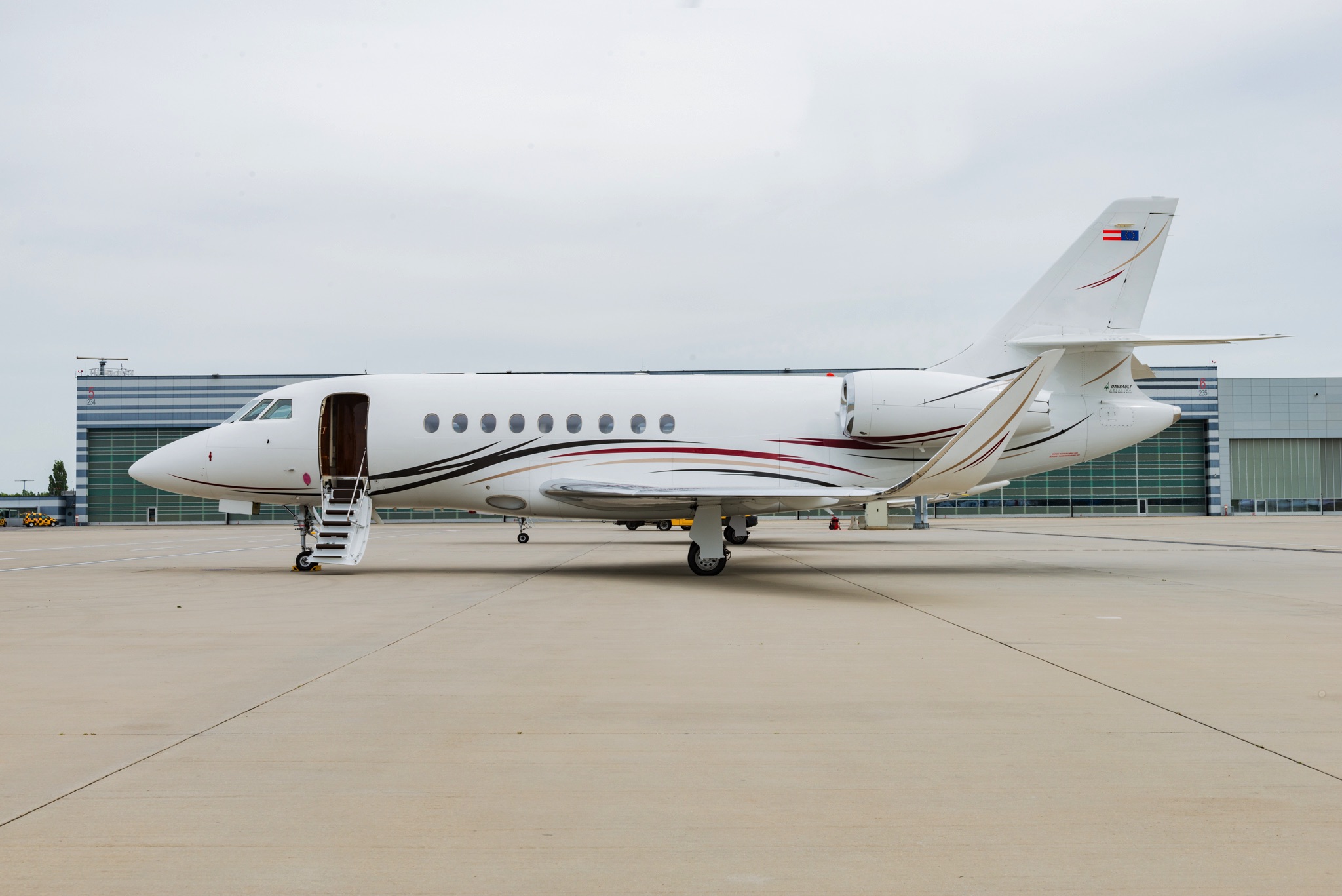 Image of tail OE-HMR